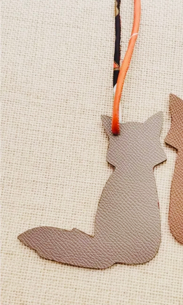 Happy Fox Taschenanhänger -Farbe wählbar-