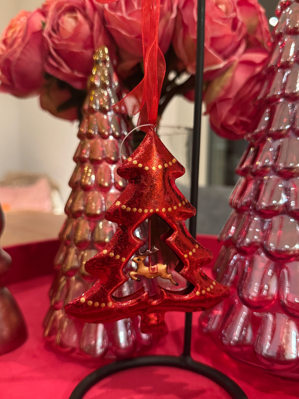 Baumanhänger Weihnachtsbaum rot mit beweglichem Hirsch