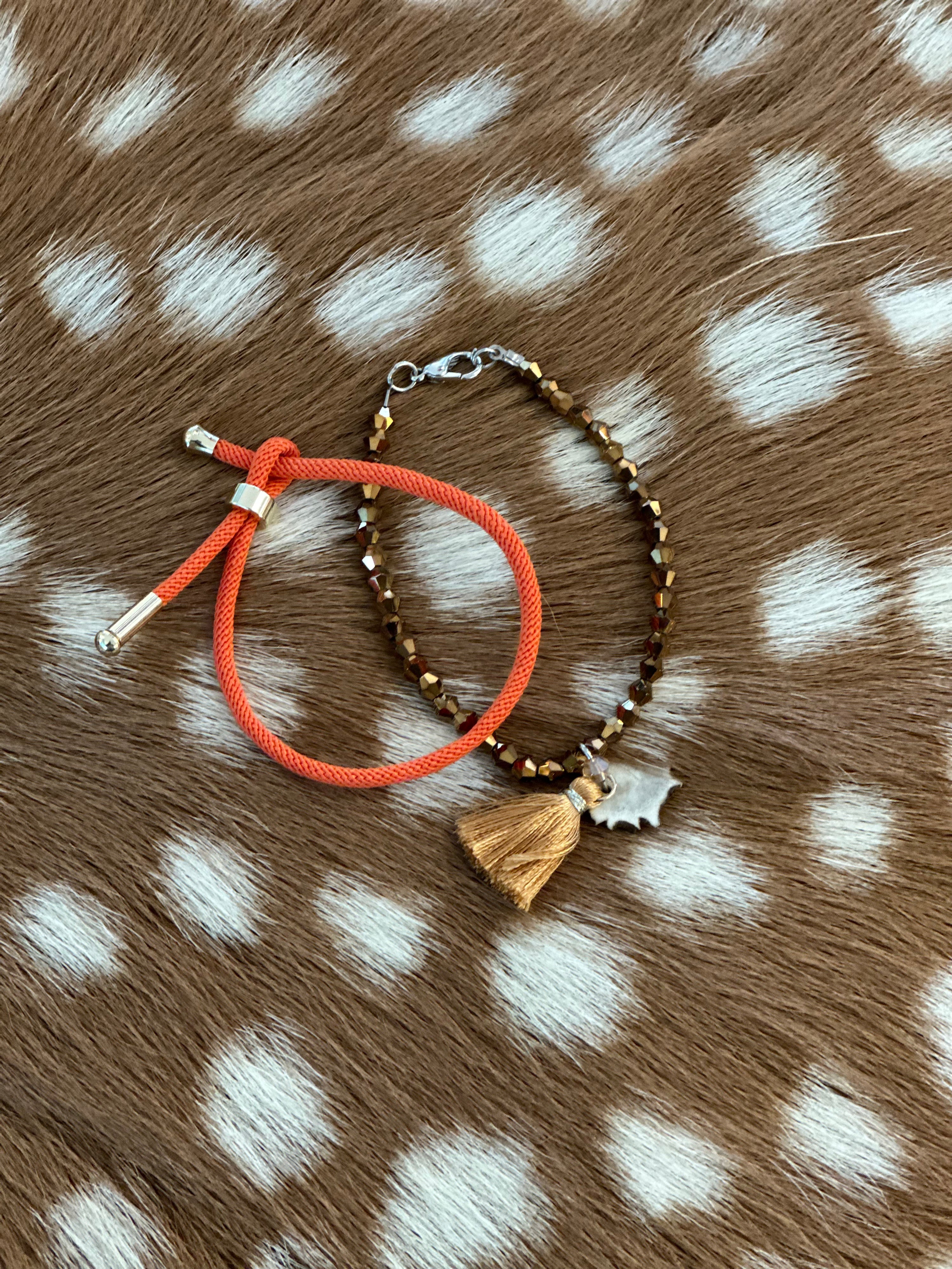 Bracelet mit Hornanhänger und Twinband